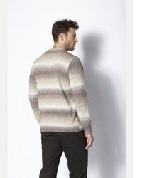 hellbeige Pullover mit einem V-Ausschnitt von BABISTA