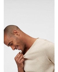 hellbeige Pullover mit einem V-Ausschnitt von Izod