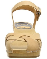 hellbeige Sandalen