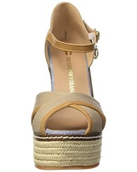 hellbeige Sandalen