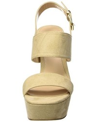 hellbeige Sandalen