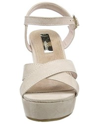 hellbeige Sandalen