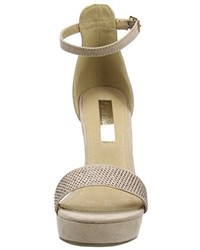 hellbeige Sandalen