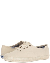 hellbeige Schnürschuhe