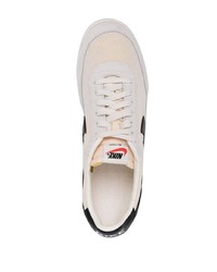 hellbeige Segeltuch niedrige Sneakers von Nike