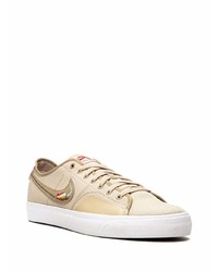 hellbeige Segeltuch niedrige Sneakers von Nike