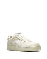 hellbeige Segeltuch niedrige Sneakers von Nike