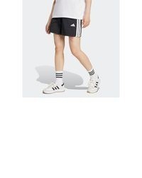 hellbeige Shorts von adidas Sportswear