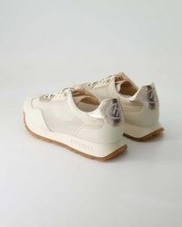 hellbeige Slip-On Sneakers aus Leder von Hispanitas