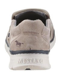 hellbeige Slip-On Sneakers aus Wildleder von Mustang Shoes