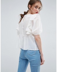 hellbeige Spitze Bluse mit Rüschen von Asos