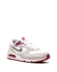 hellbeige Sportschuhe von Nike