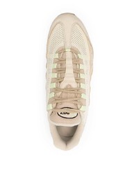 hellbeige Sportschuhe von Nike