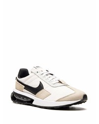 hellbeige Sportschuhe von Nike