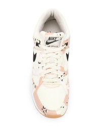 hellbeige Sportschuhe von Nike