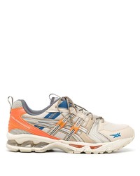 hellbeige Sportschuhe von Asics