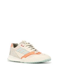 hellbeige Sportschuhe von adidas