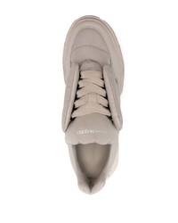 hellbeige Sportschuhe von Alexander McQueen