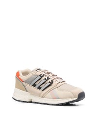 hellbeige Sportschuhe von adidas