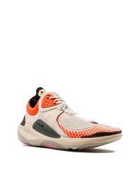 hellbeige Sportschuhe von Nike