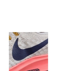 hellbeige Sportschuhe von Nike