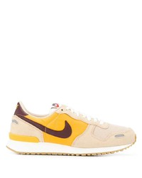 hellbeige Sportschuhe von Nike