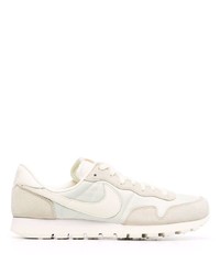 hellbeige Sportschuhe von Nike