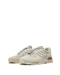 hellbeige Sportschuhe von adidas