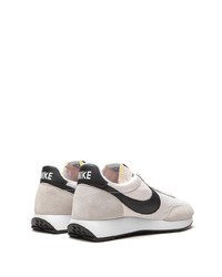 hellbeige Sportschuhe von Nike