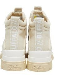 hellbeige Stiefel von Buffalo