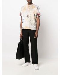 hellbeige T-Shirt mit einem Rundhalsausschnitt mit Blumenmuster von Emporio Armani