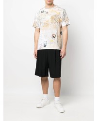 hellbeige T-Shirt mit einem Rundhalsausschnitt mit Blumenmuster von Emporio Armani