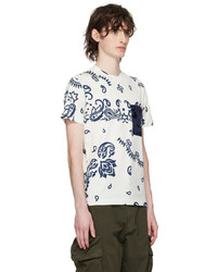 hellbeige T-Shirt mit einem Rundhalsausschnitt mit Paisley-Muster von Moncler