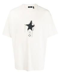 hellbeige T-Shirt mit einem Rundhalsausschnitt mit Sternenmuster