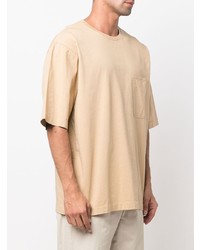 hellbeige T-Shirt mit einem Rundhalsausschnitt von Lemaire