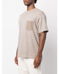 hellbeige T-Shirt mit einem Rundhalsausschnitt von John Elliott