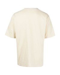 hellbeige T-Shirt mit einem Rundhalsausschnitt von Auralee