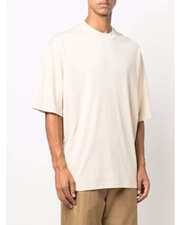 hellbeige T-Shirt mit einem Rundhalsausschnitt von Costumein