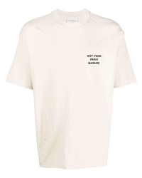 hellbeige T-Shirt mit einem Rundhalsausschnitt von Drôle De Monsieur