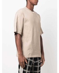 hellbeige T-Shirt mit einem Rundhalsausschnitt von adidas