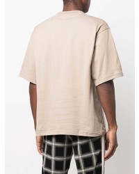 hellbeige T-Shirt mit einem Rundhalsausschnitt von adidas