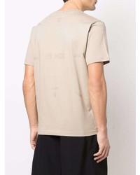 hellbeige T-Shirt mit einem Rundhalsausschnitt von McQ