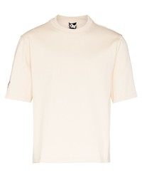 hellbeige T-Shirt mit einem Rundhalsausschnitt von GR10K