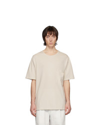 hellbeige T-Shirt mit einem Rundhalsausschnitt von Lemaire