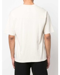 hellbeige T-Shirt mit einem Rundhalsausschnitt von Champion