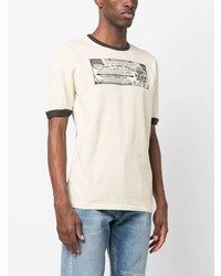 hellbeige T-Shirt mit einem Rundhalsausschnitt von Levi's