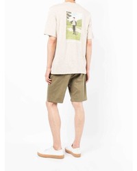 hellbeige T-Shirt mit einem Rundhalsausschnitt von Man On The Boon.