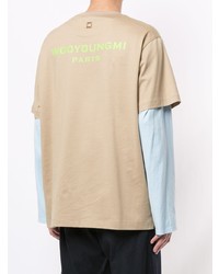 hellbeige T-Shirt mit einem Rundhalsausschnitt von Wooyoungmi