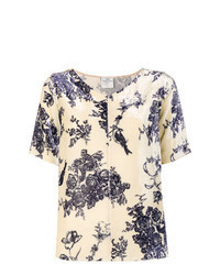 hellbeige T-Shirt mit einem V-Ausschnitt mit Blumenmuster