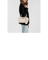 hellbeige Taschen von GUESS